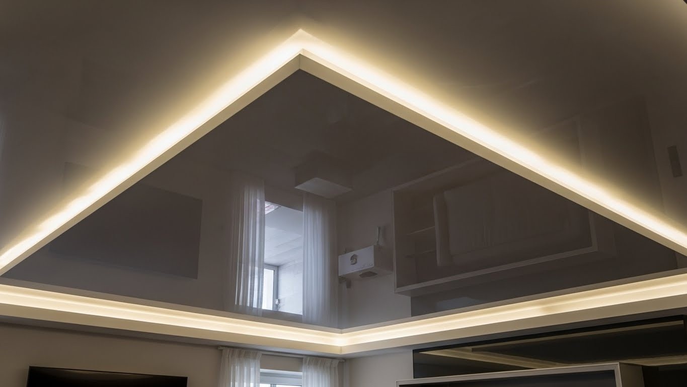 Натяжные потолки из глянцевой пленки с подсветкой