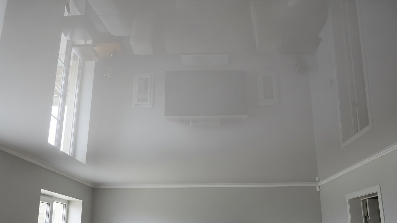 Глянцевые одноуровневые натяжные потолки