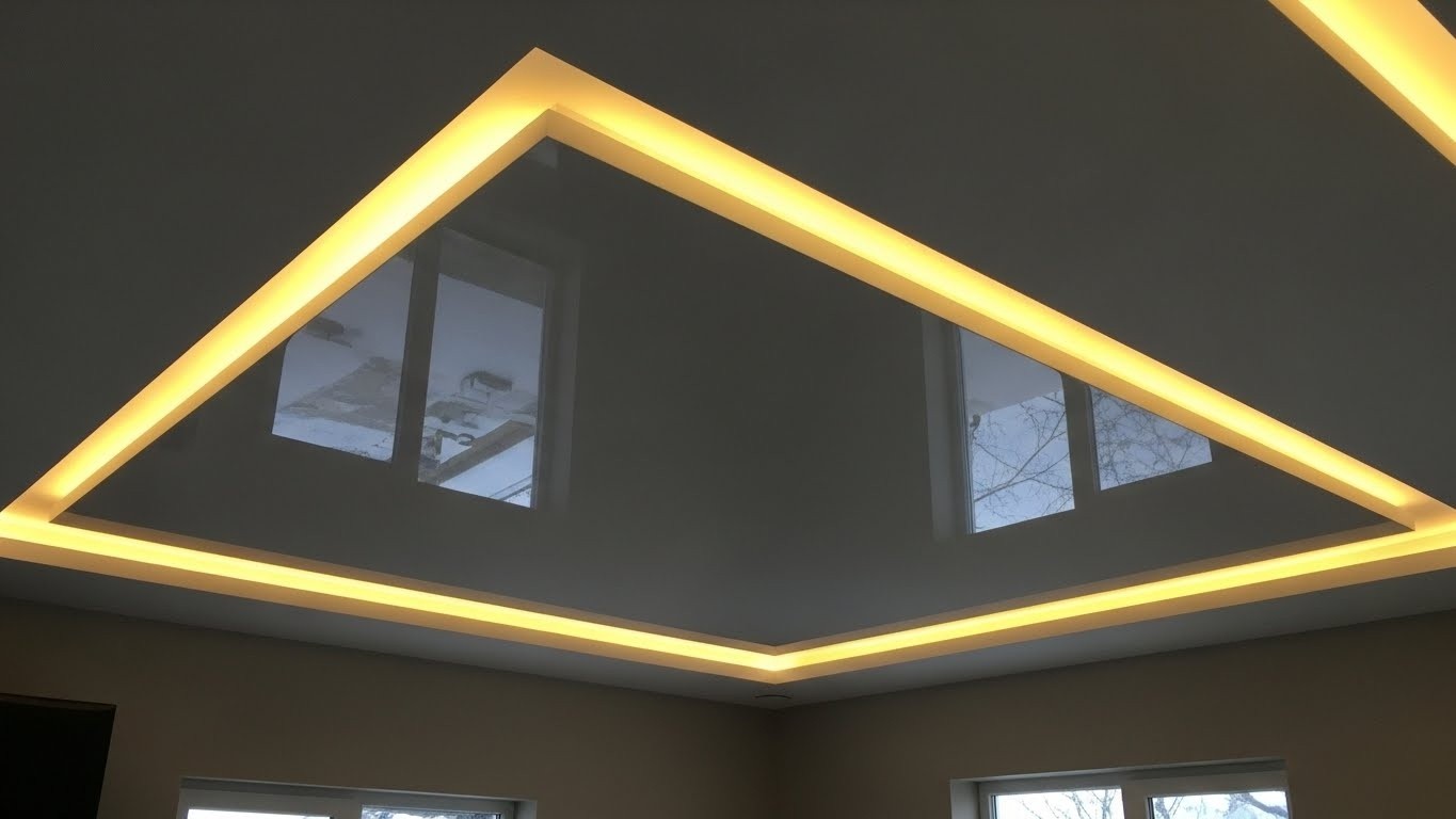 Натяжные потолки глянцевые с подсветкой