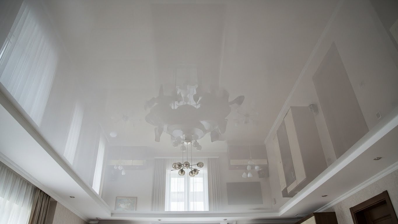 Зеркальные натяжные потолки глянцевые