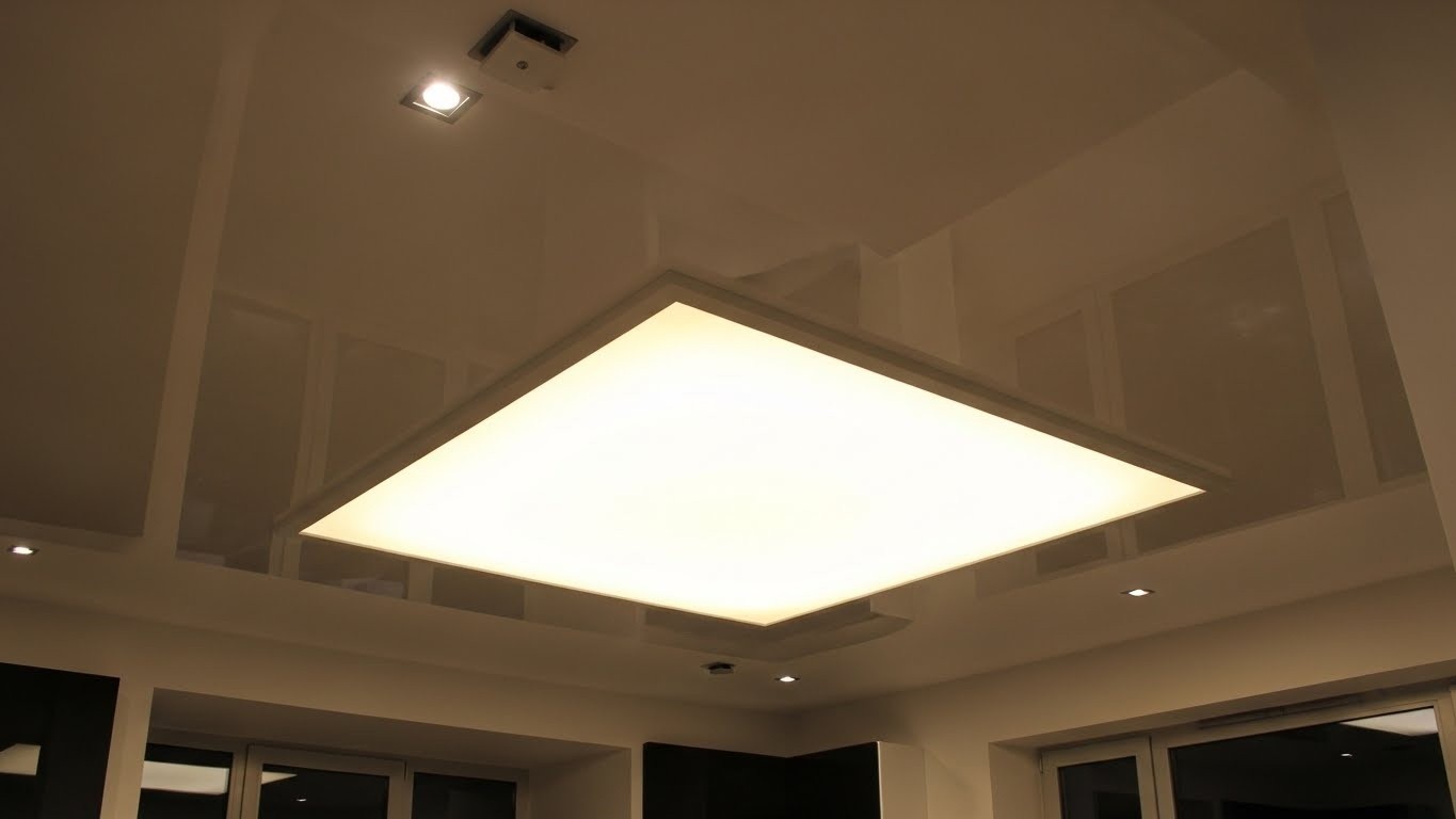 Натяжные потолки с коробом и подсветкой