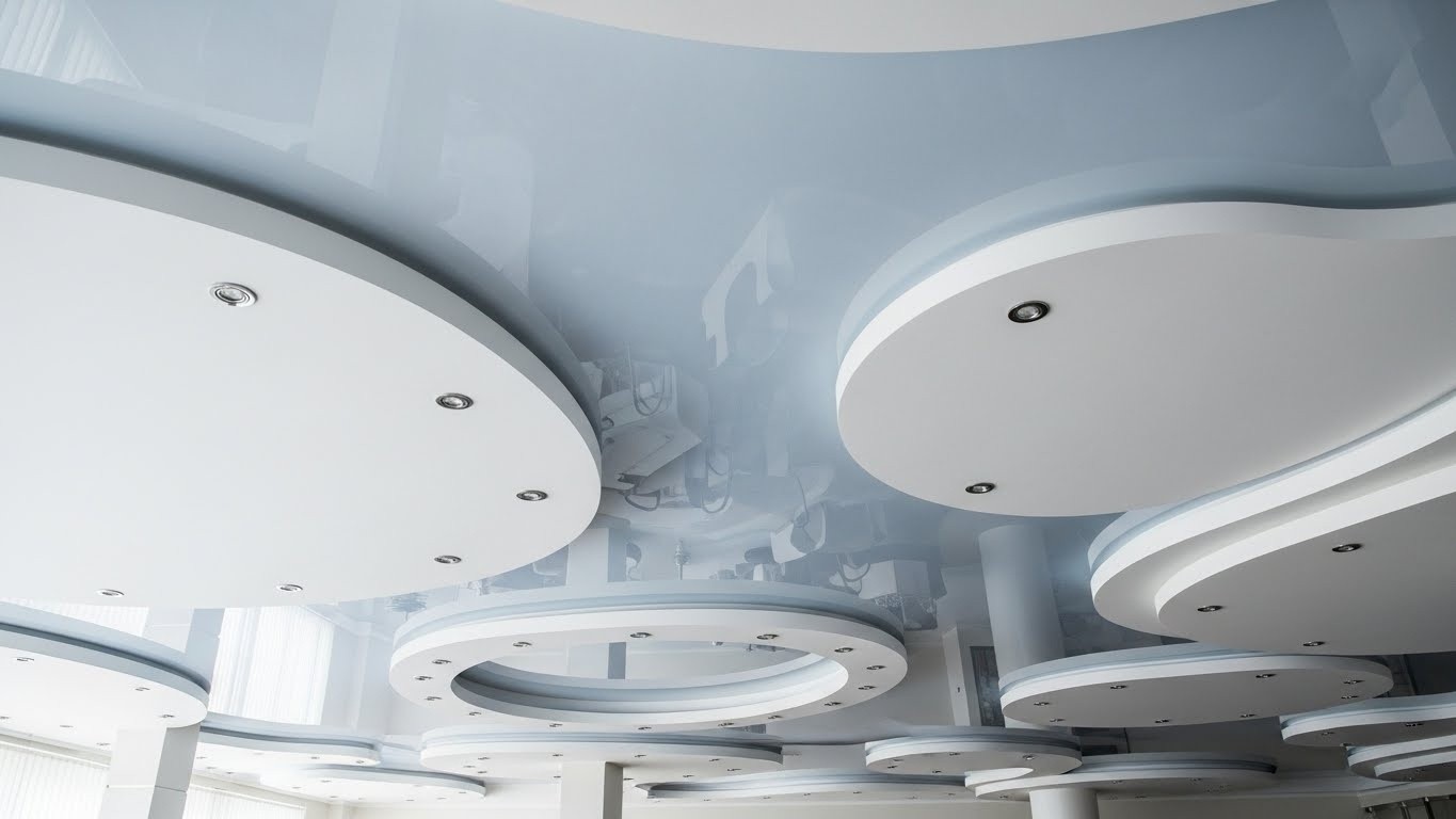 Натяжные потолки сложные глянцевые