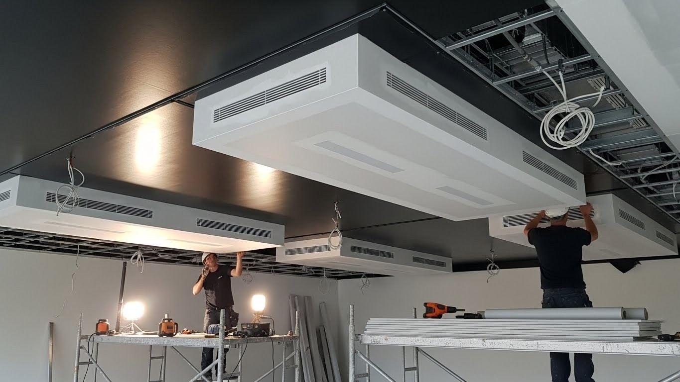 Монтаж натяжных потолков с гипсокартонными элементами с скрытой вентиляцией