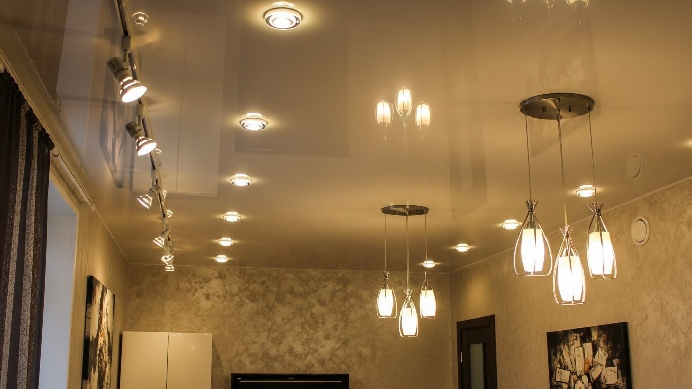 Какие светильники подходят для натяжных потолков